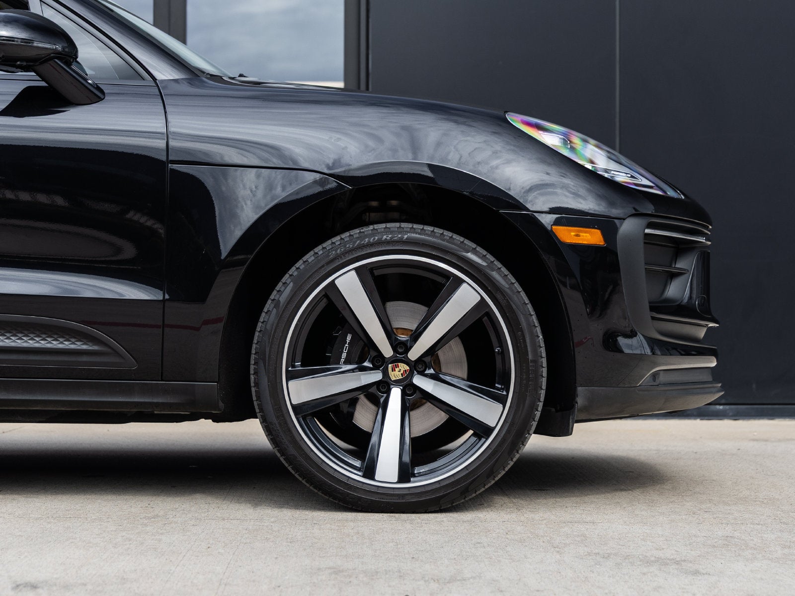 2023 Porsche Macan Base