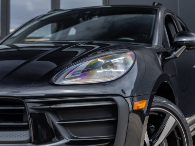 2023 Porsche Macan Base