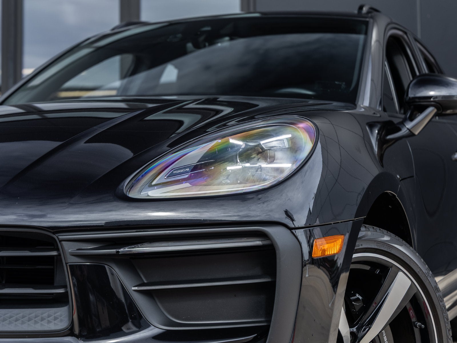 2023 Porsche Macan Base