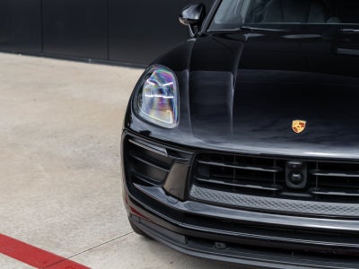 2023 Porsche Macan Base