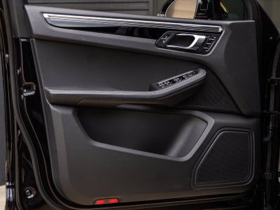 2023 Porsche Macan Base