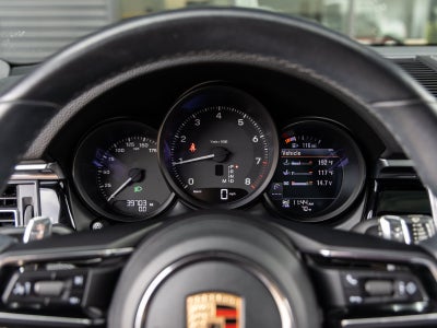 2023 Porsche Macan Base