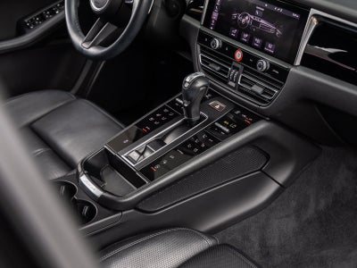 2023 Porsche Macan Base