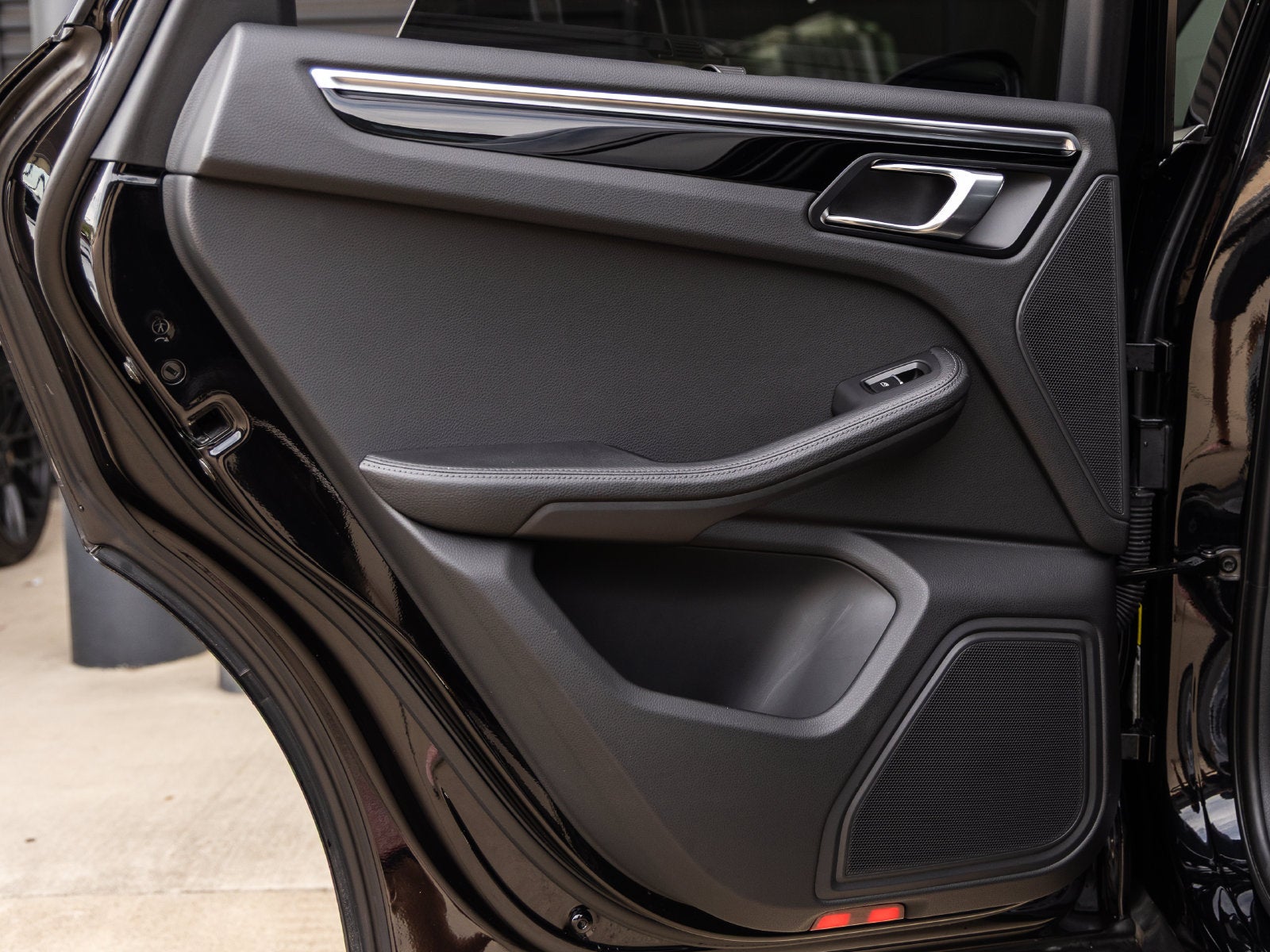 2023 Porsche Macan Base