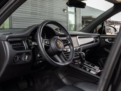 2023 Porsche Macan Base
