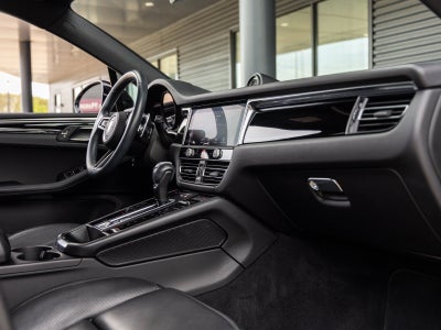 2023 Porsche Macan Base
