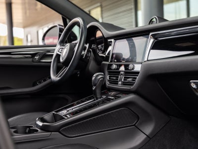 2023 Porsche Macan Base