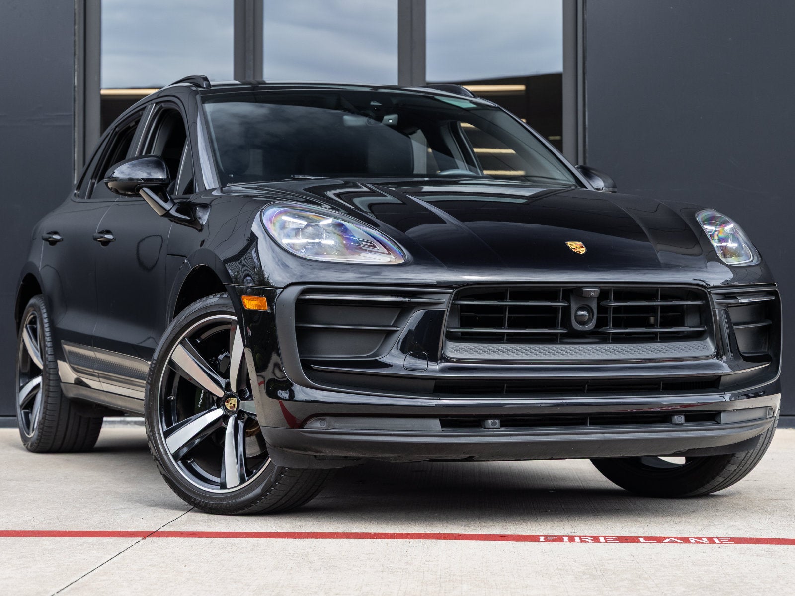 2023 Porsche Macan Base