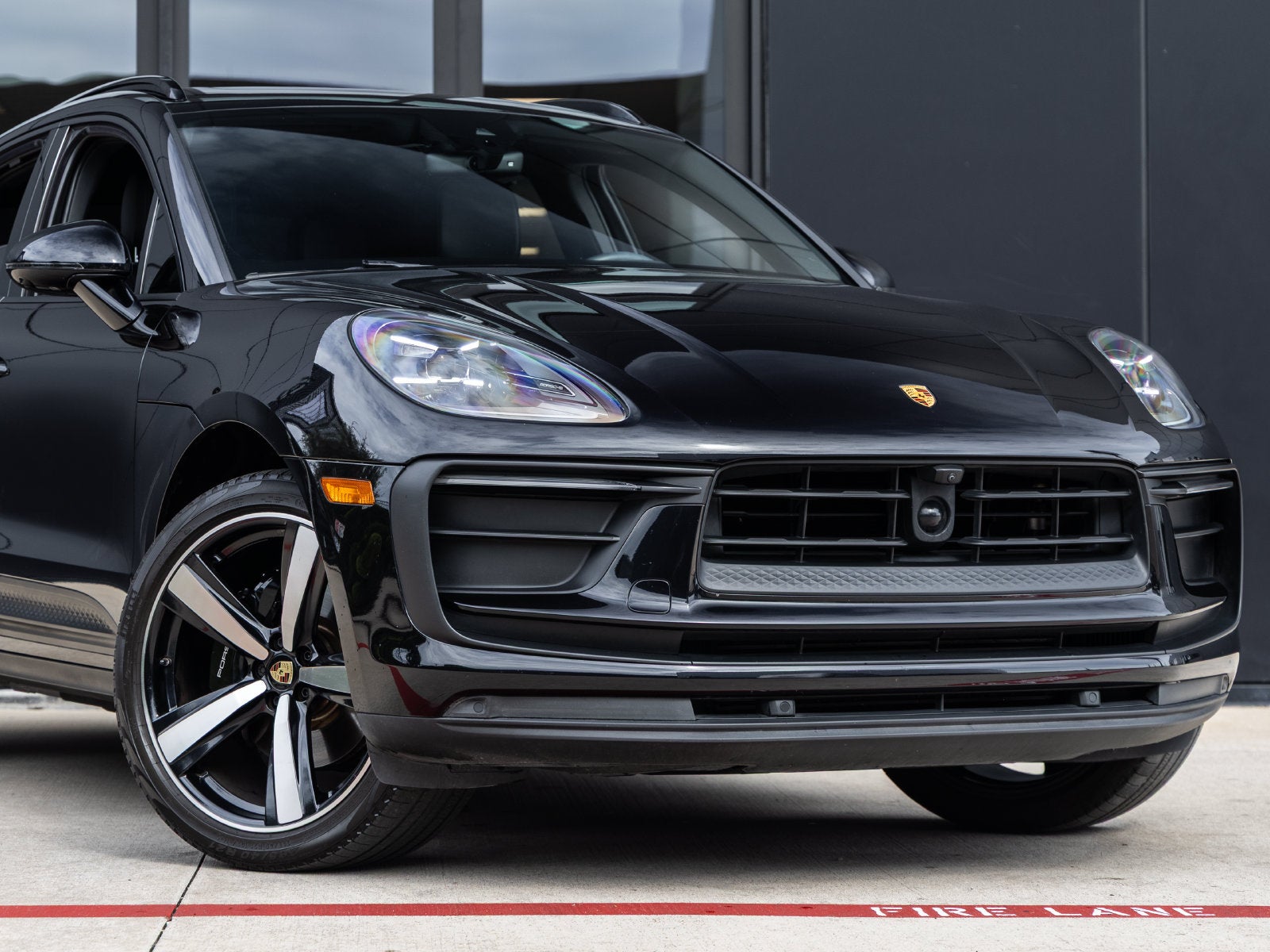 2023 Porsche Macan Base