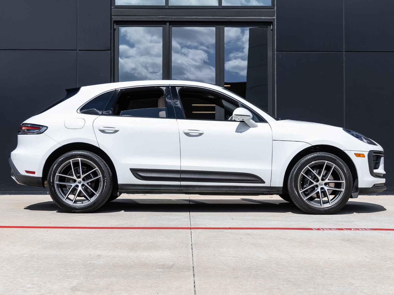 2024 Porsche Macan Macan