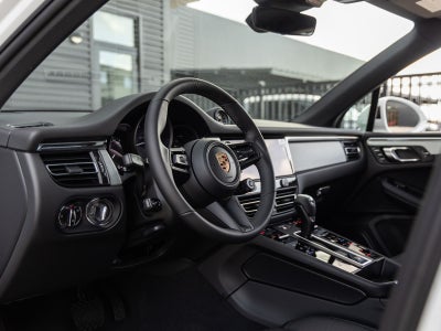 2026 Porsche Macan AWD