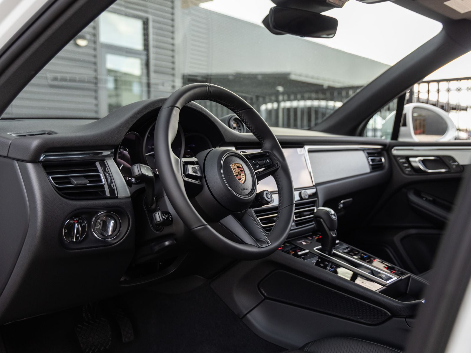 2026 Porsche Macan AWD