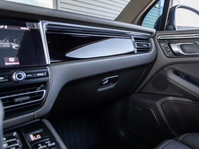 2021 Porsche Macan Macan