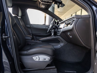 2021 Porsche Macan Macan
