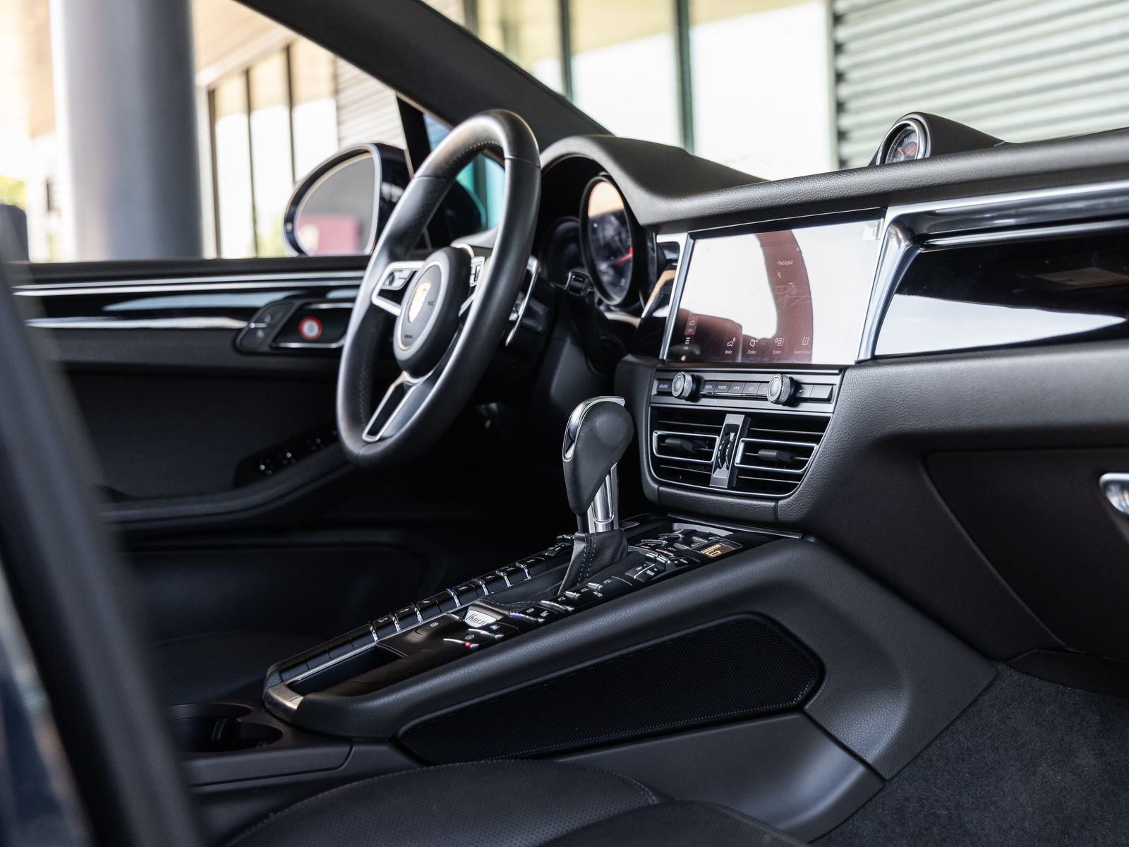 2021 Porsche Macan Macan