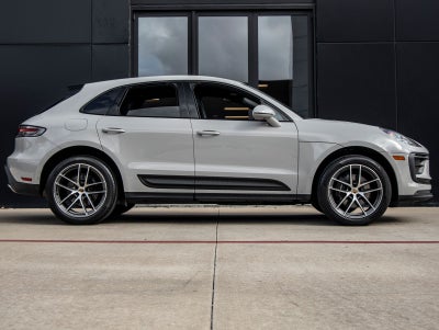 2024 Porsche Macan Macan (MY24)