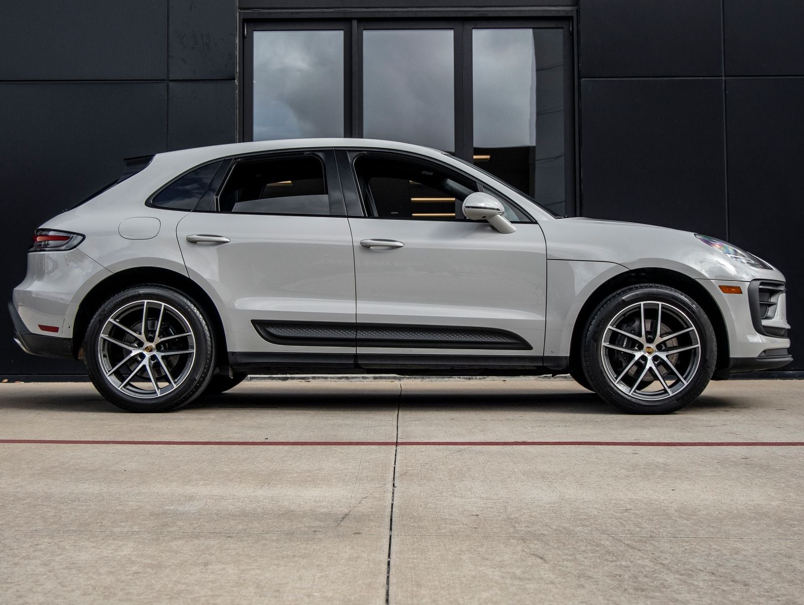 2024 Porsche Macan Macan (MY24)