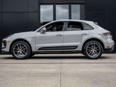 2024 Porsche Macan Macan (MY24)