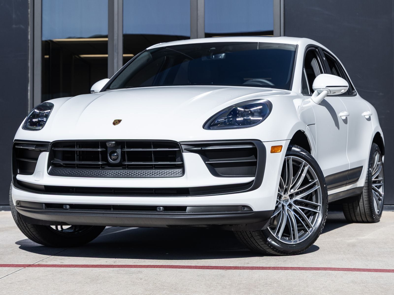2026 Porsche Macan Base