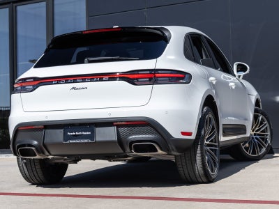 2026 Porsche Macan Base