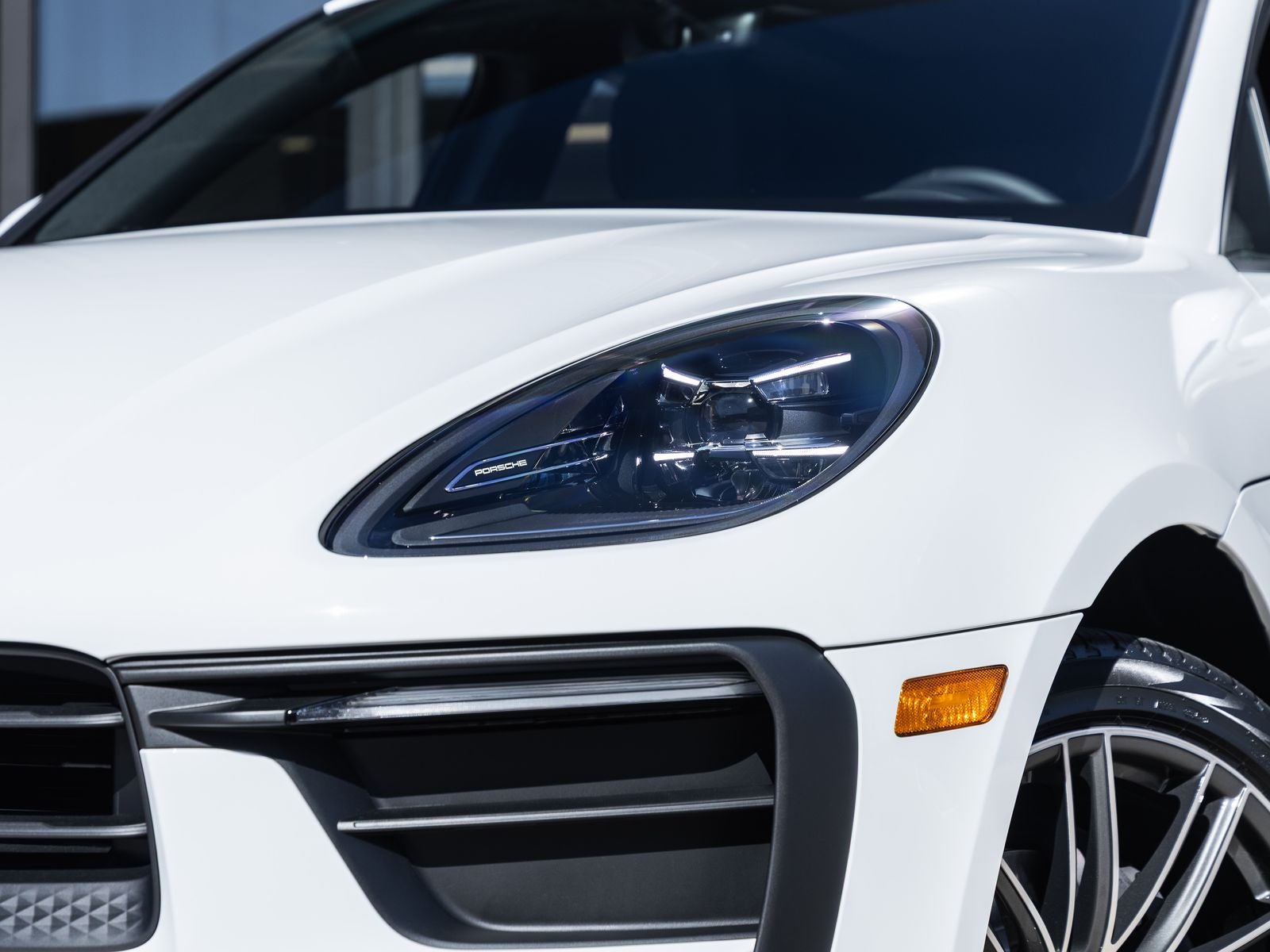 2026 Porsche Macan Base