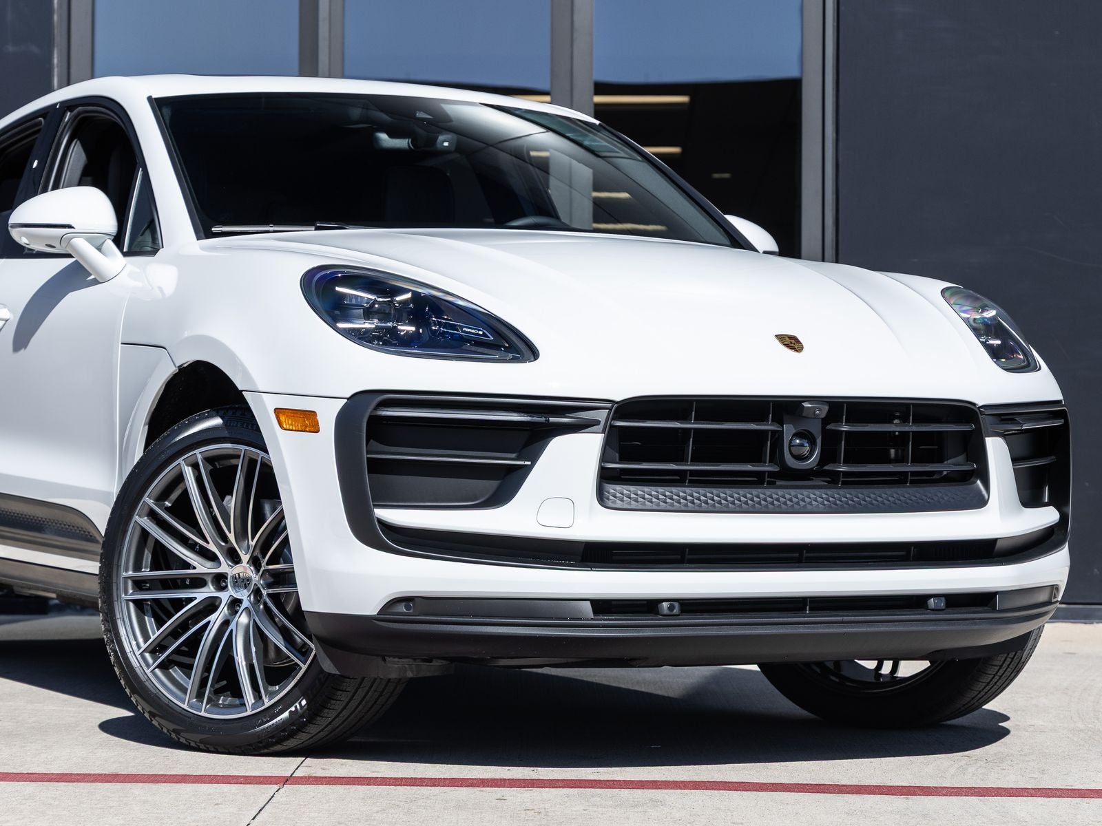 2026 Porsche Macan Base