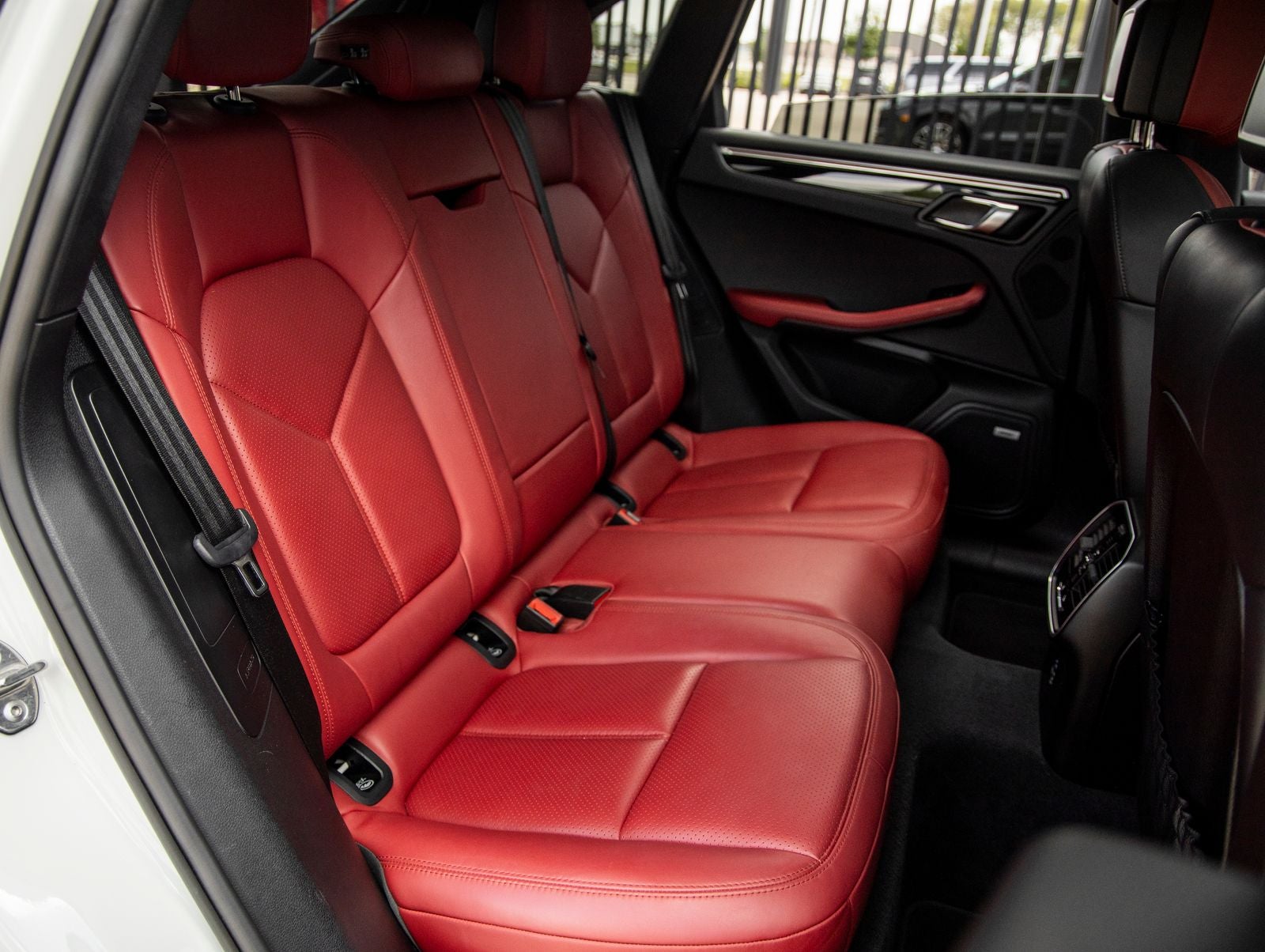 2020 Porsche Macan Macan