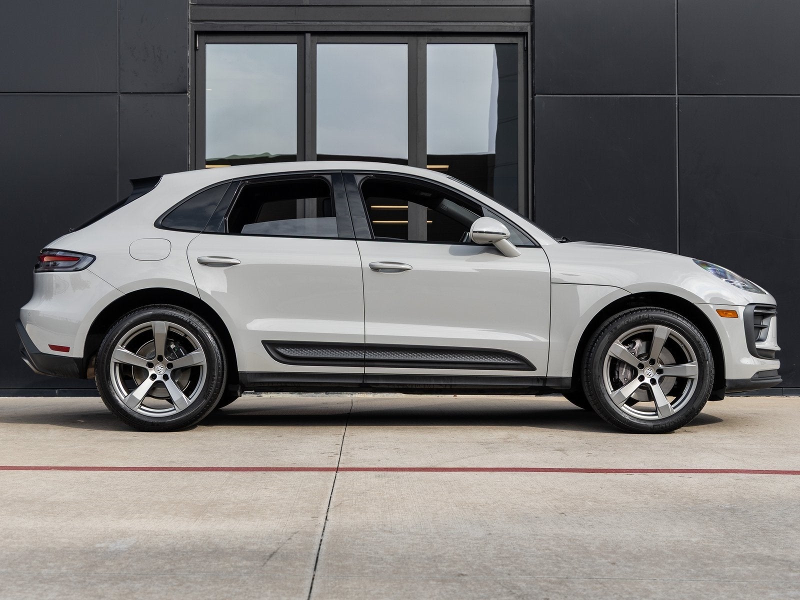 2023 Porsche Macan Macan (MY23)