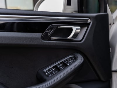 2023 Porsche Macan Macan (MY23)