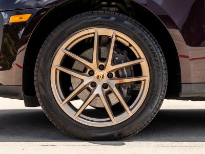 2023 Porsche Macan Macan (MY23)
