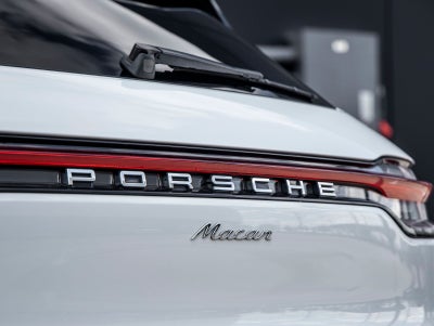 2023 Porsche Macan AWD