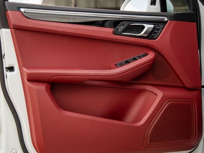 2023 Porsche Macan AWD