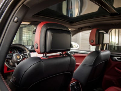 2023 Porsche Macan AWD