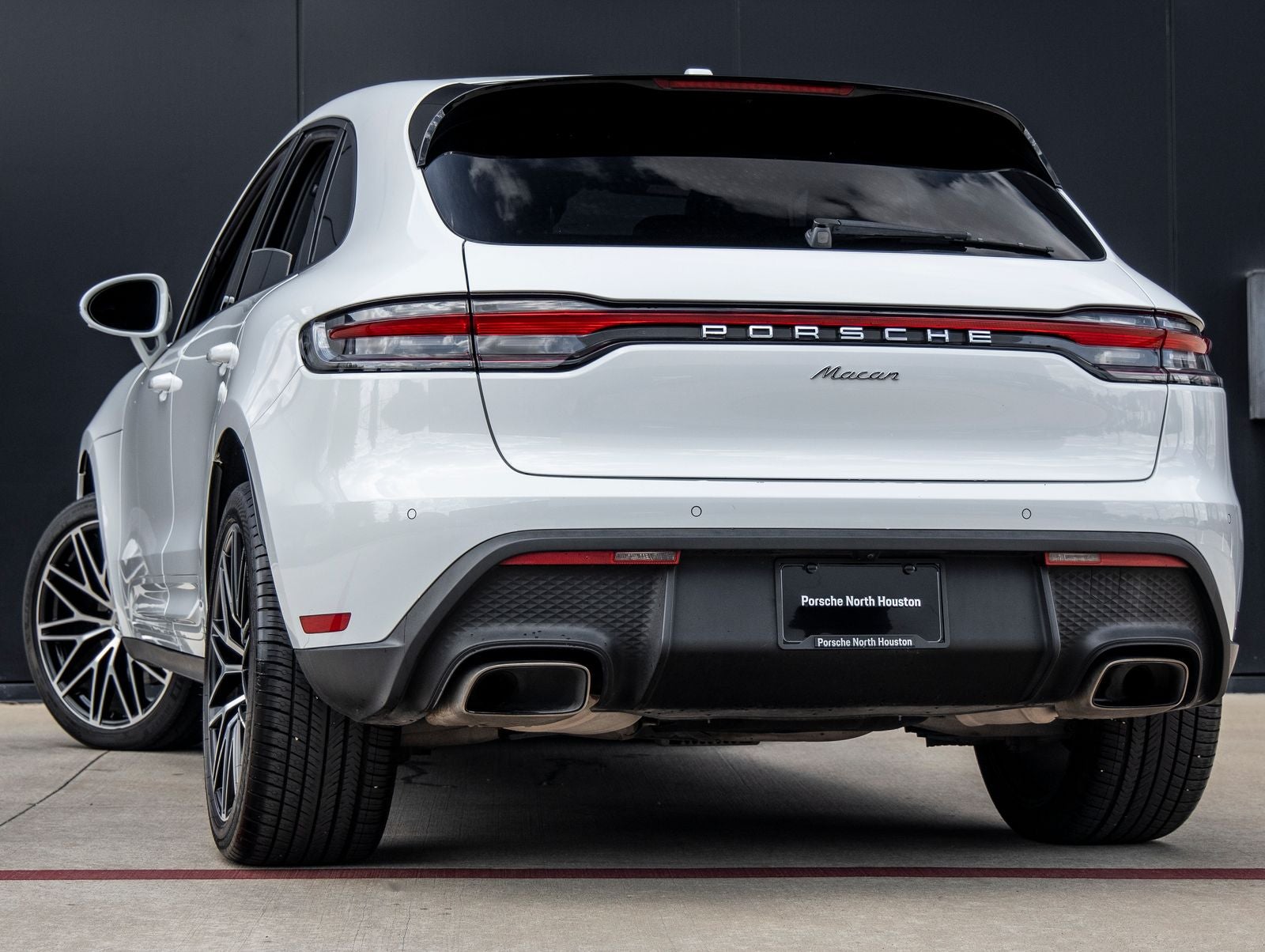2023 Porsche Macan AWD