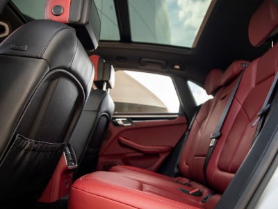 2023 Porsche Macan AWD