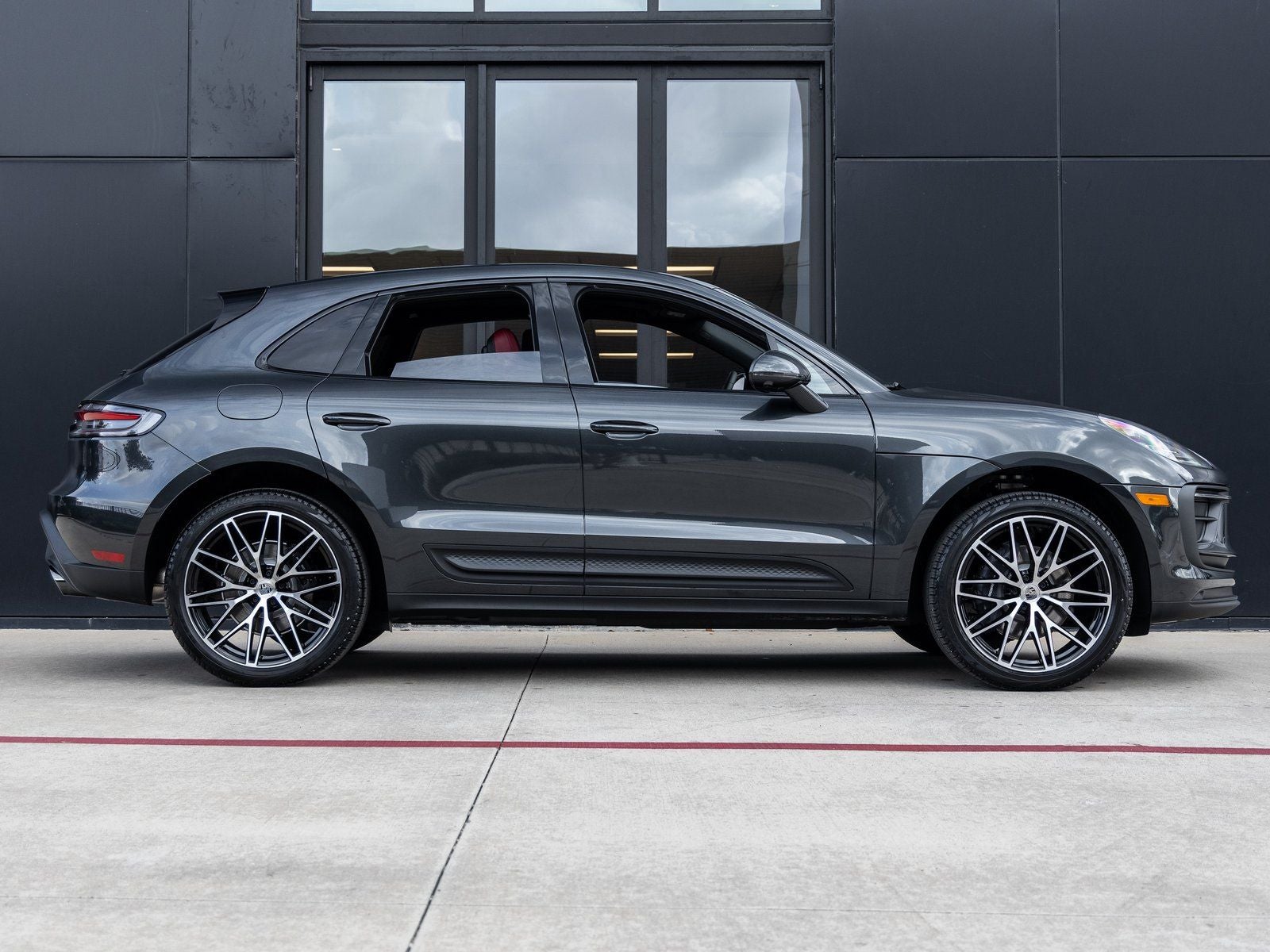 2026 Porsche Macan AWD