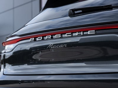2026 Porsche Macan AWD