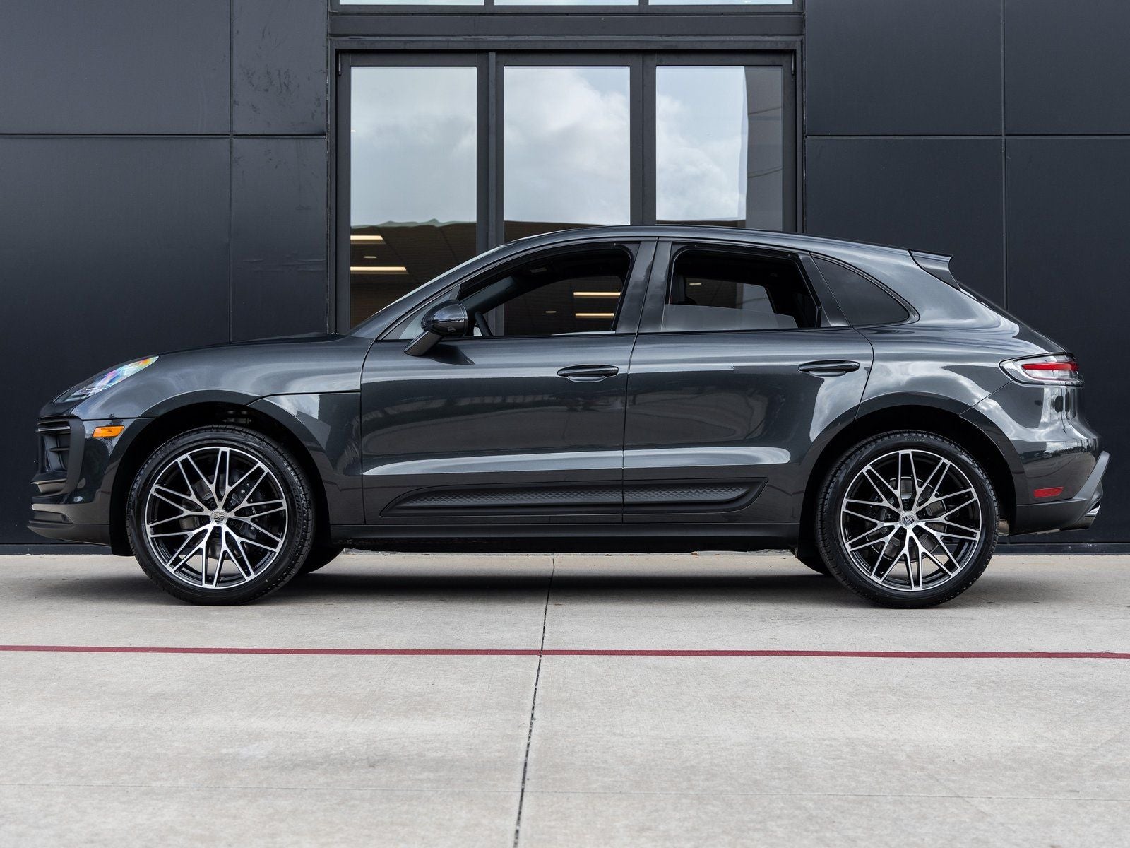 2026 Porsche Macan AWD
