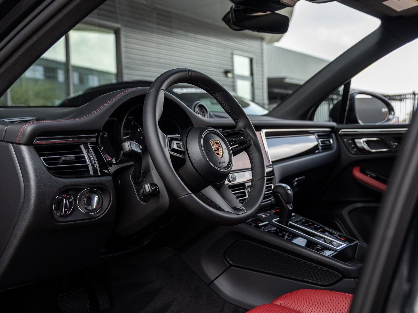 2026 Porsche Macan AWD