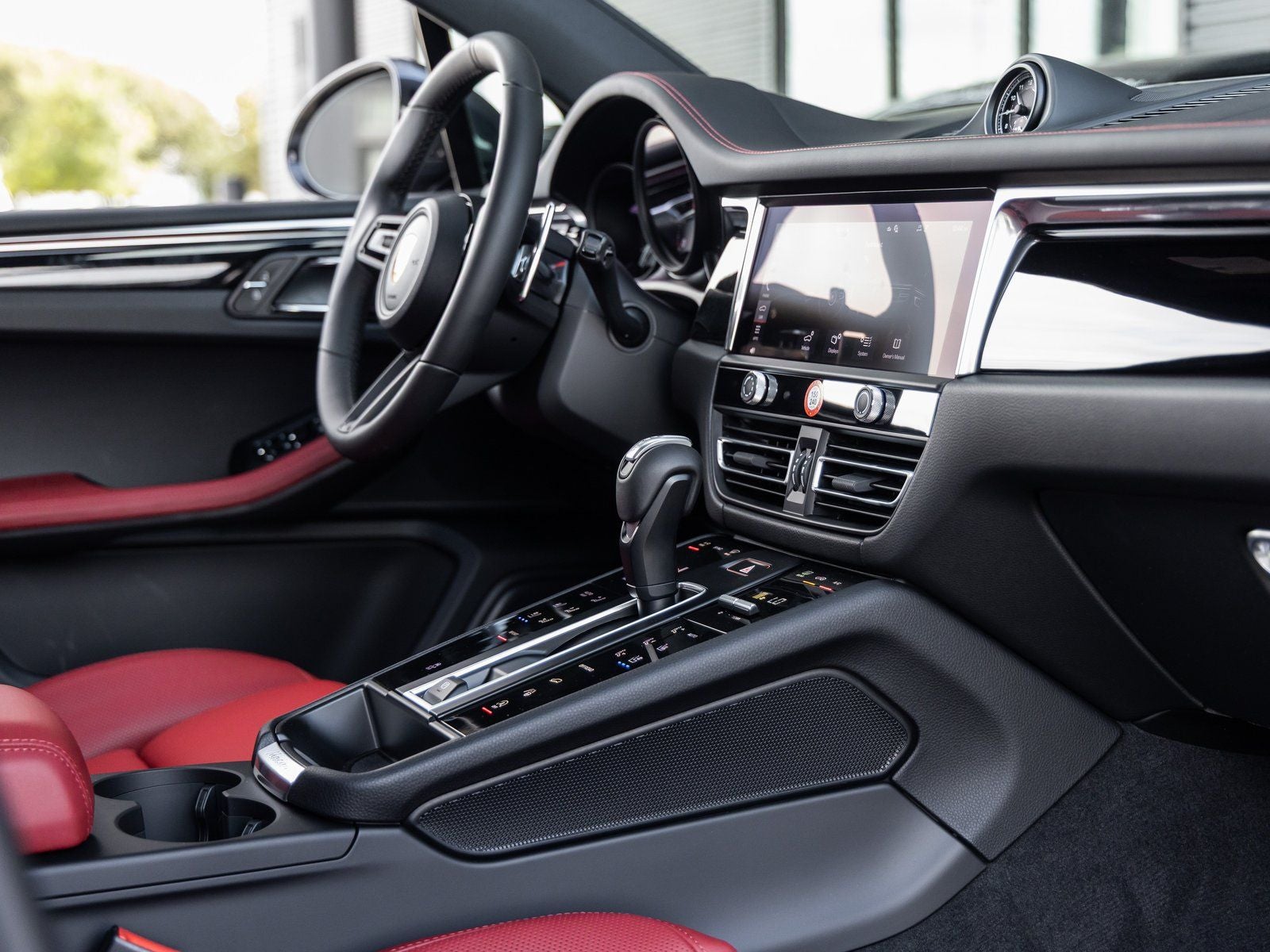 2026 Porsche Macan AWD