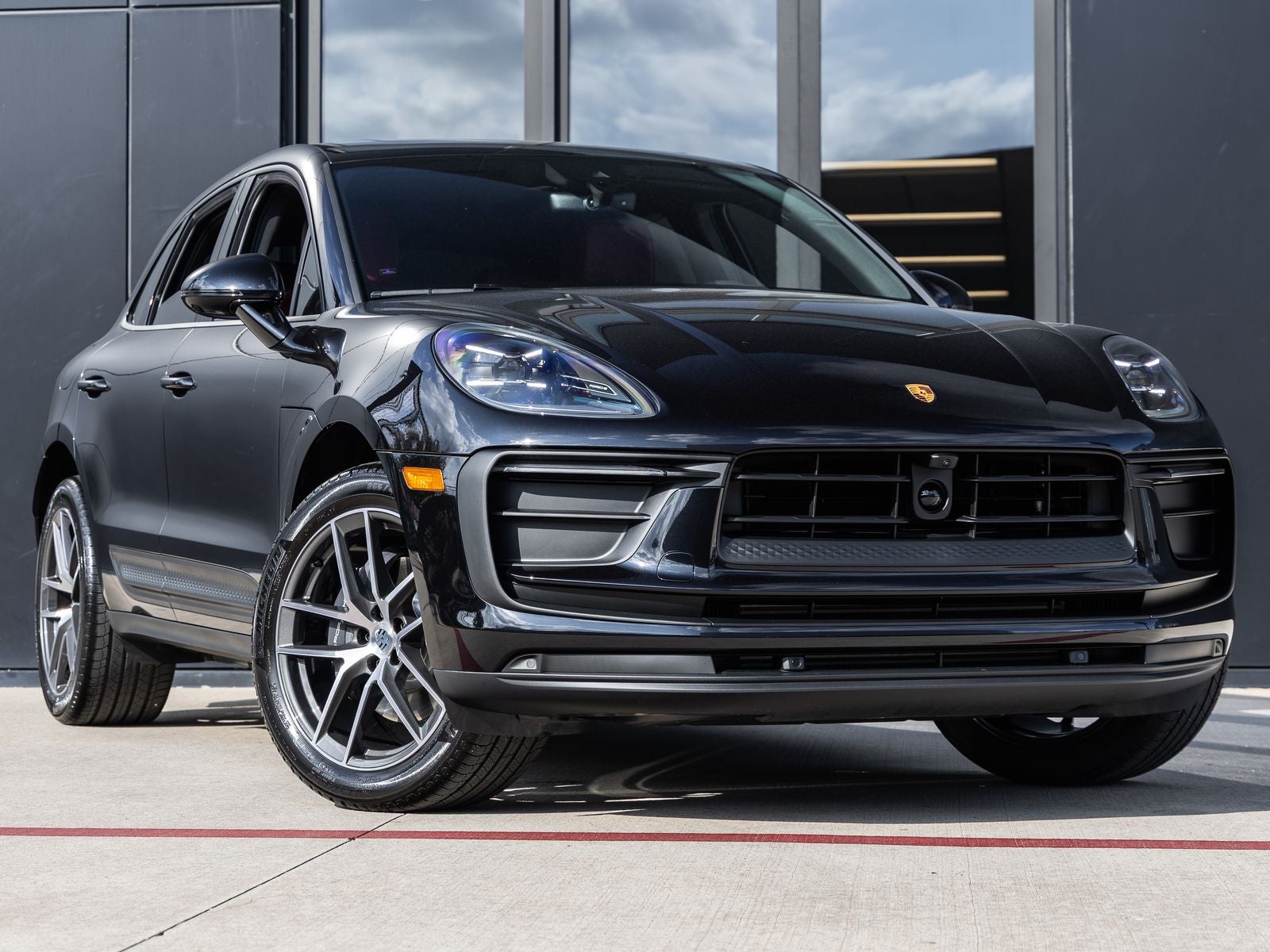 2026 Porsche Macan AWD