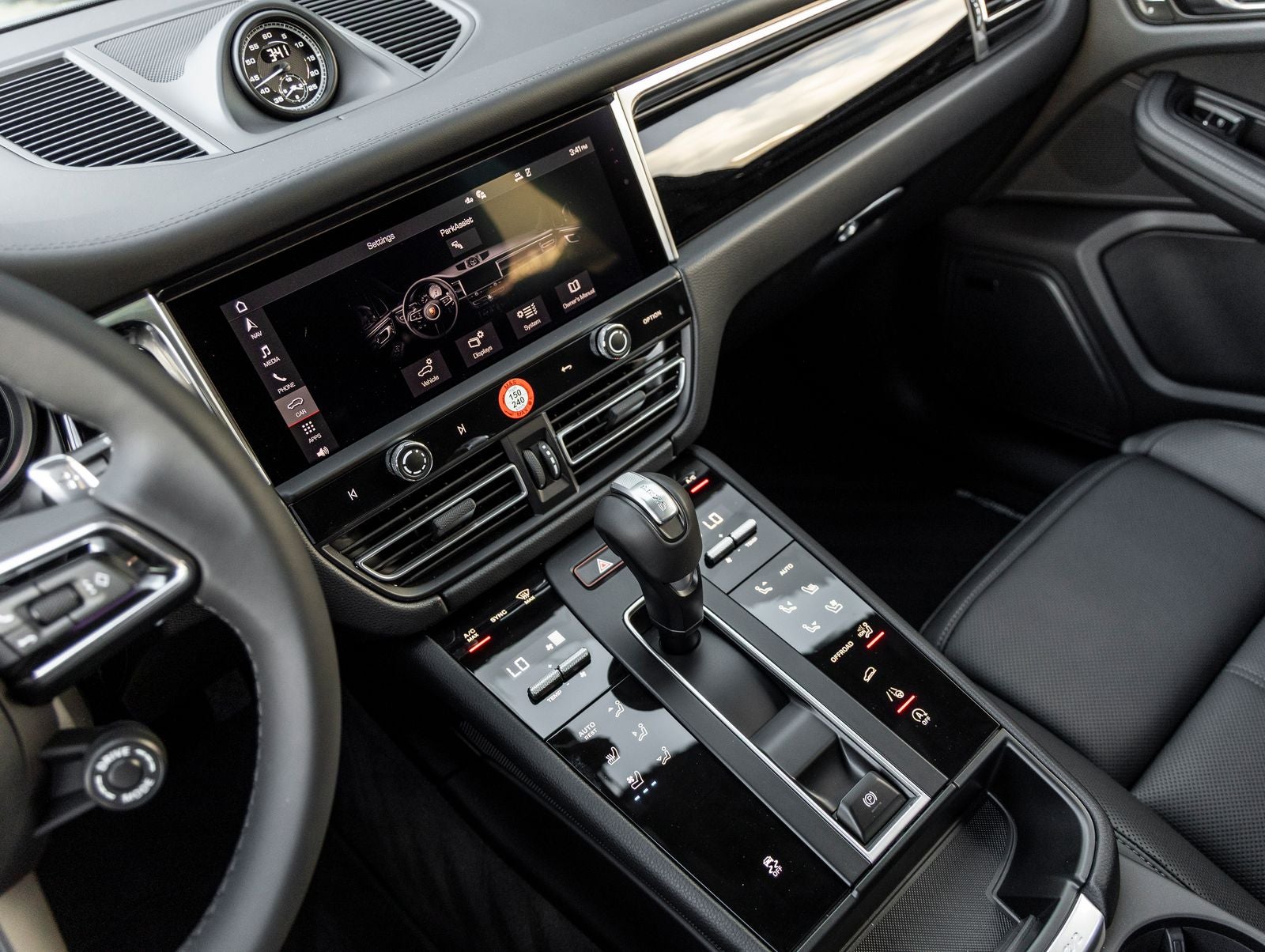 2026 Porsche Macan AWD