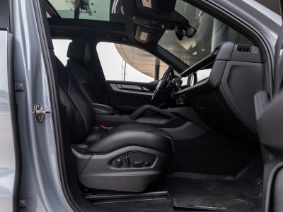 2024 Porsche Cayenne AWD