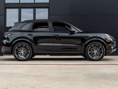 2025 Porsche Cayenne AWD