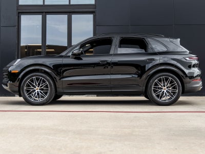 2025 Porsche Cayenne AWD