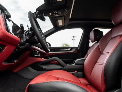 2025 Porsche Cayenne AWD