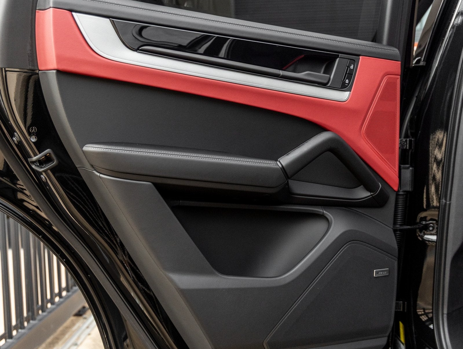 2025 Porsche Cayenne AWD