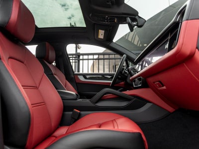 2025 Porsche Cayenne AWD