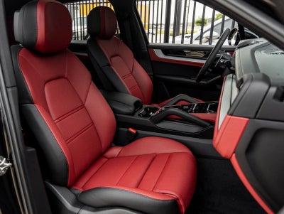 2025 Porsche Cayenne AWD