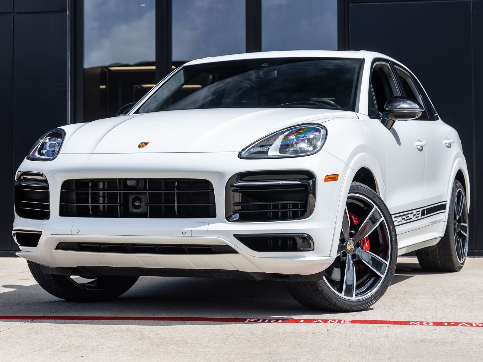 2023 Porsche Cayenne Platinum Edition